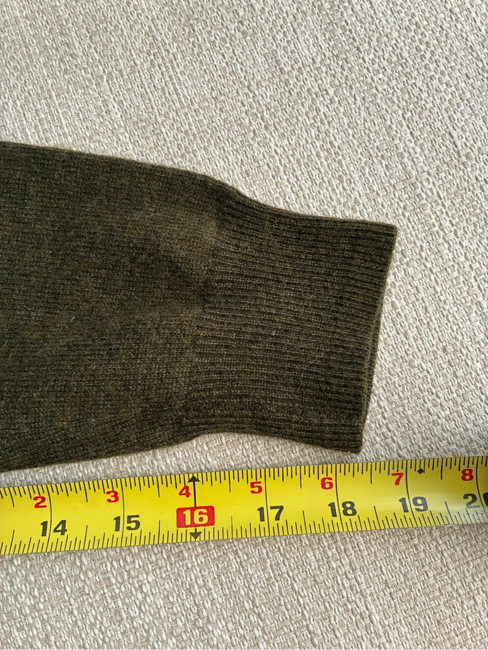 J. Crew Sweater Men's Small Italian Cashmere V-Neck in Olive Green 100% Cashmere